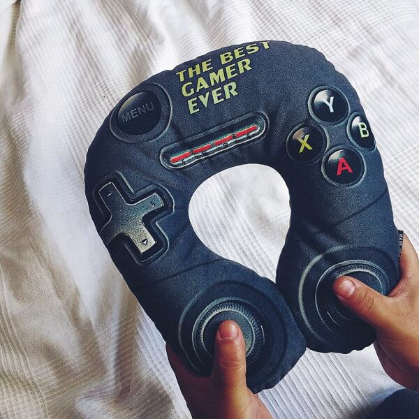 

Дорожная подушка Presentville The best gamer ever 32x30 см