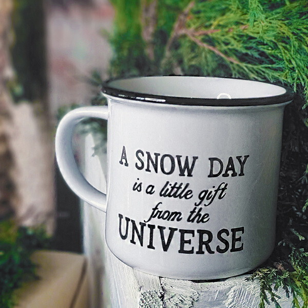 

Кружка туриста Presentville Camper A snow day is a little gift from the universe 250 мл