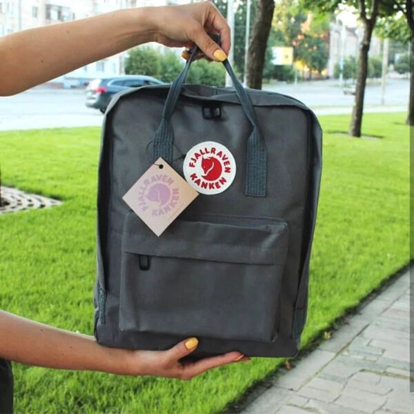 

Рюкзак Fjallraven Kanken Classic серый стильный рюкзак для подростка