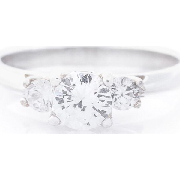 

Кольцо из серебра с куб. циркониями, размер 18 (1705468)