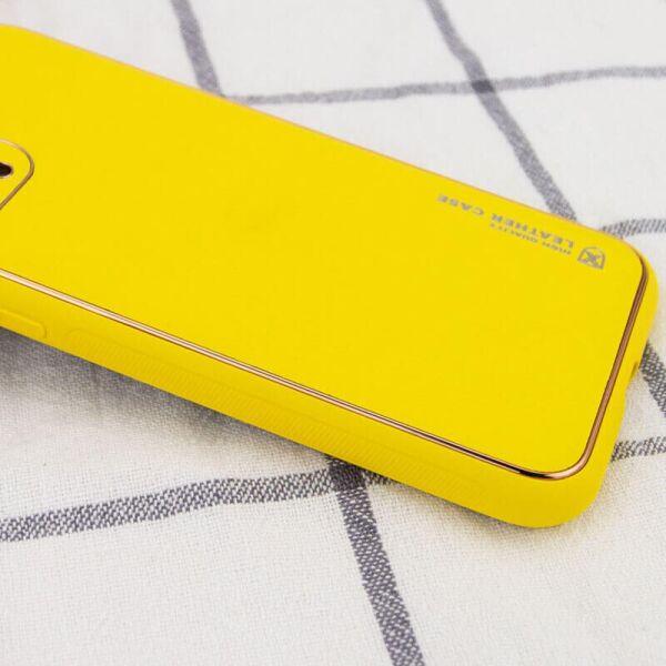 

Кожаный чехол Xshield для Apple iPhone 12 (6.1") Желтый / Yellow
