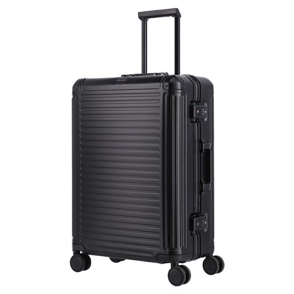 

Чемодан Travelite Next Black M Средний TL079948-01