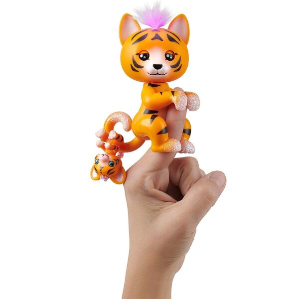 

Інтерактивний ручне тигреня WowWee Fingerlings B07N849J24 Benny Baby Tiger Light Up тигр Бенні з малюком 3521