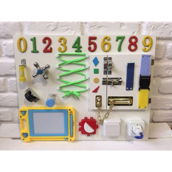 

Настольная развивающая игра бизиборд 50 x 40см (Busy Board 4774 с цифрами)