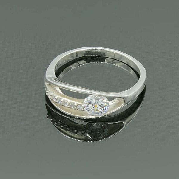 

Кольцо из серебра с фианитами Идеал 19 р