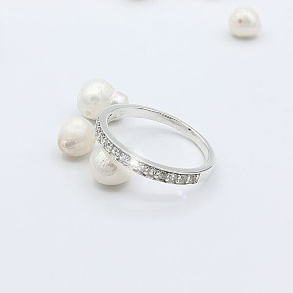 

Серебряное кольцо с фианитами Классик 17,5 р