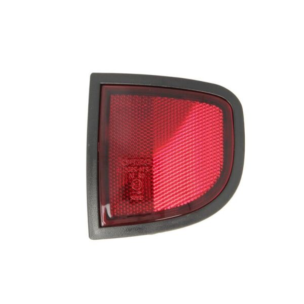 

Mitsubishi L200 05-15 Задние (правый) фонари фары задние для MITSUBISHI Митсубиси L200 05-15 на крыле нижний (п/тум)