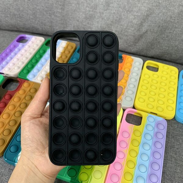 

Чехол антистресс Pop It для iPhone 11 силиконовый, Bubble, Черный