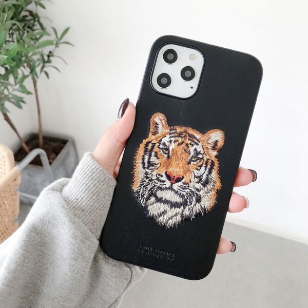 

Чехол Santa Barbara Polo с вышивкой "Тигр" для iPhone 11 Pro Max из кожи