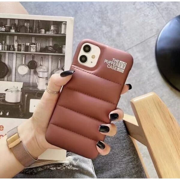 

Коричневый пуферний чехол-пуховик для iPhone 12 Pro Max