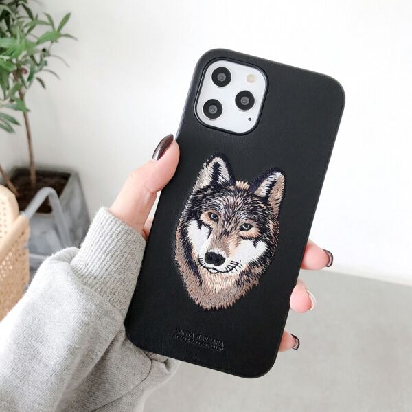 

Чехол Santa Barbara Polo с вышивкой "Волк" для iPhone 12 Pro из кожи
