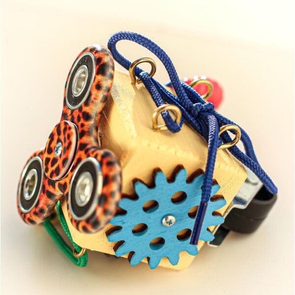 

Бизикуб 5*5*5 дерево. Бизиборд