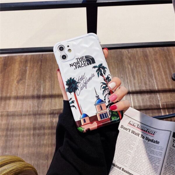

Чехол для iPhone 12 Pro Max The North Face "Отель Калифорния" Белый
