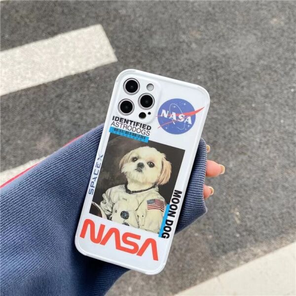 

Чехол для iPhone X/XS NASA Лунный пес Белый