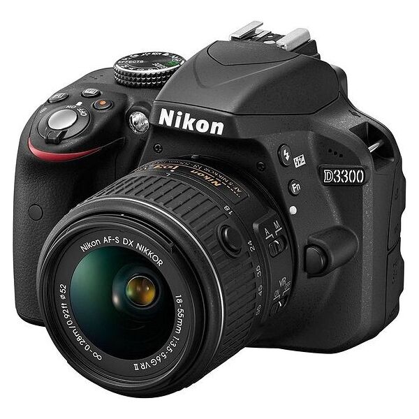 

Nikon D3300 kit (18-55mm)