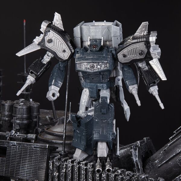 

Трансформер Галактическая Ударная Волна WFC-GS03 Transformers Galactic Man Shockwave Hasbro E8292
