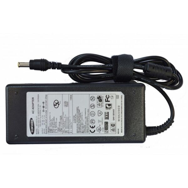 

Блок питания к ноутбуку Drobak SAMSUNG 90W 19V 4.74A разъем 5.5*3.0 (142115)