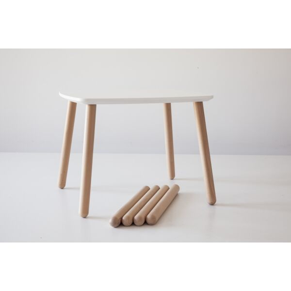 

Стол детский 2-4 года с дополнительными ножками