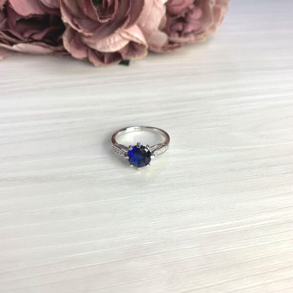 

Серебряное кольцо GS с сапфиром nano 2.61ct (2073048) 17 размер