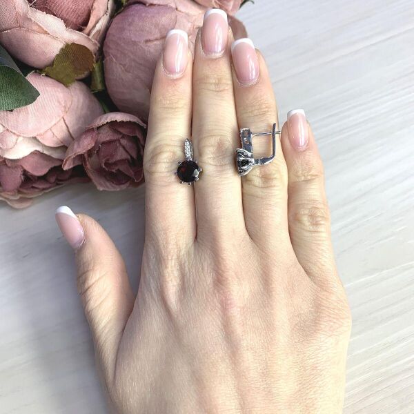 

Серебряные серьги GS с натуральным гранатом 5.16ct (2073154)