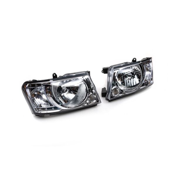 

Передняя оптика Safari светлые (2004-2008, 2 шт) для Nissan Patrol Y61 1997-2011 гг.