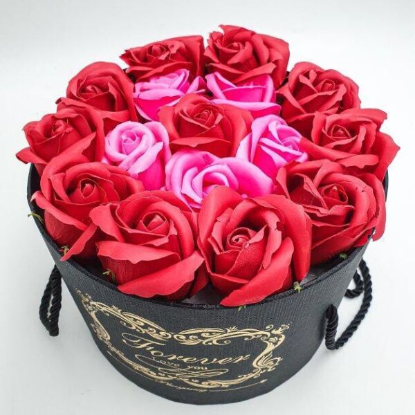 

Подарочный набор мыльных роз Forever I love you \ Подарочный набор букет из мыла в шляпной коробке Красный