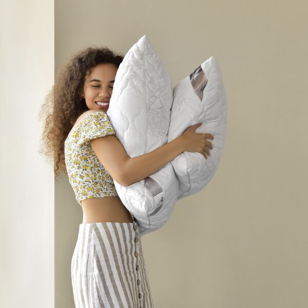 

Подушка Air Dream Classic 70*70 троянди