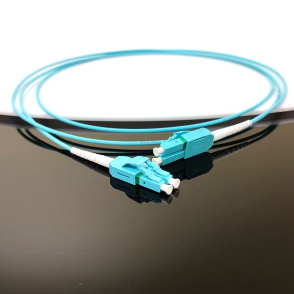 

ВО патч-корд, LC-UPC-LC-UPC, Uniboot, 2.0мм, (OM3), Duplex, LSZH, 1.5м
