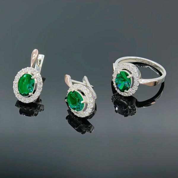 

Серебряное кольцо и серьги Diva Безупречный овал золотые вставки зеленый фианит 18 (008г)