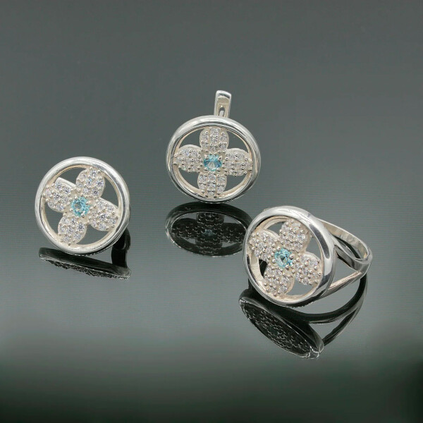 

Серебряное кольцо и серьги Diva Космея 17 размер (035г)