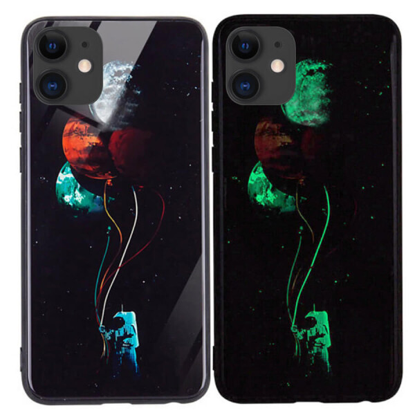 

TPU+Glass чехол светящийся в темноте для Apple iPhone 11 (6.1") Космос / Черный
