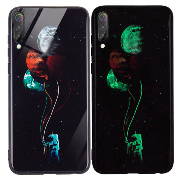 

TPU+Glass чехол светящийся в темноте для Xiaomi Mi 9 Космос / Черный