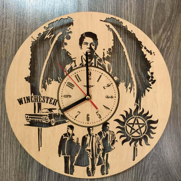 

Дизайнерские деревянные часы «Сверхъестественное»