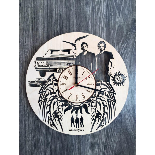 

Дизайнерские деревянные часы «Сверхьестественное»