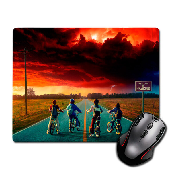 

Игровая поверхность Очень Странные Дела Stranger Things 220 х 180 мм (5316)