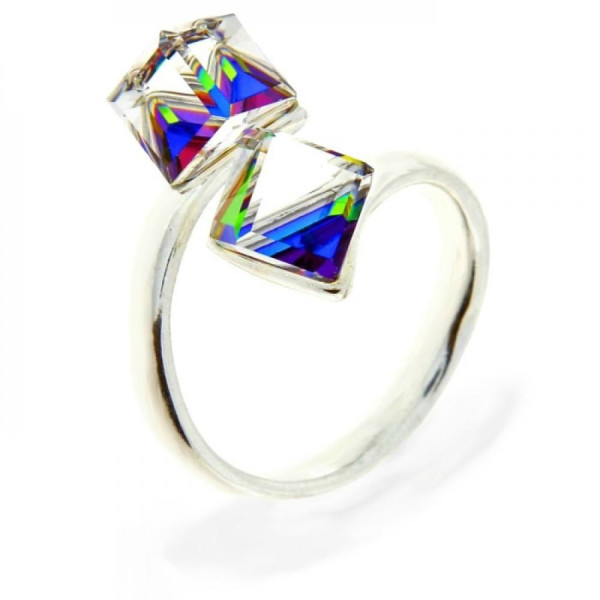 

Кольцо с кристаллами Swarovski (820490)