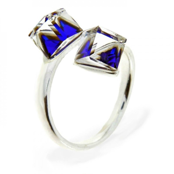 

Кольцо с кристаллами Swarovski (820493)