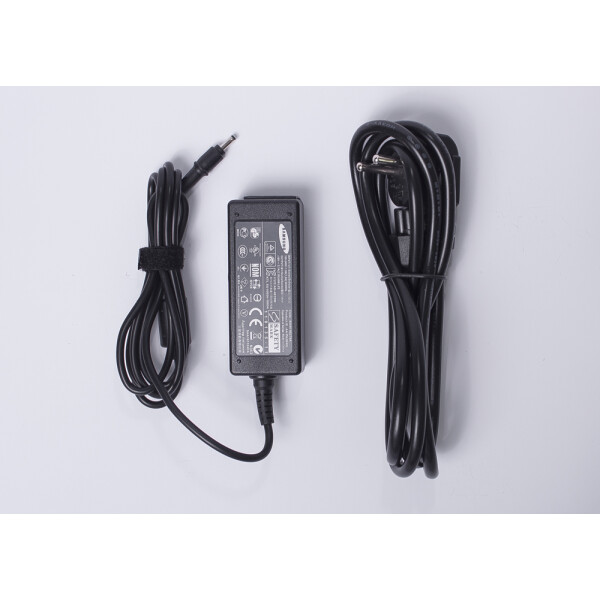 

Блок питания для ноутбука samsung 19V 2.1A 40W 3.0*1.1мм