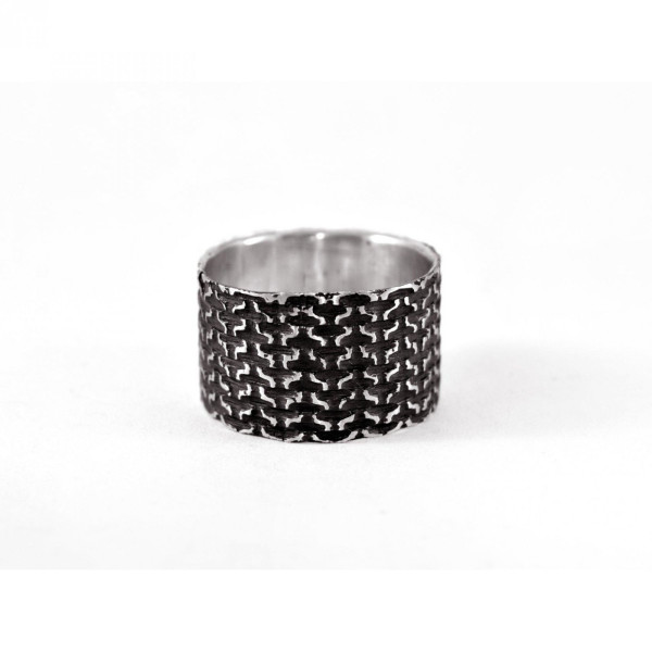 

Кольцо из серебра, размер 22 (1650750)