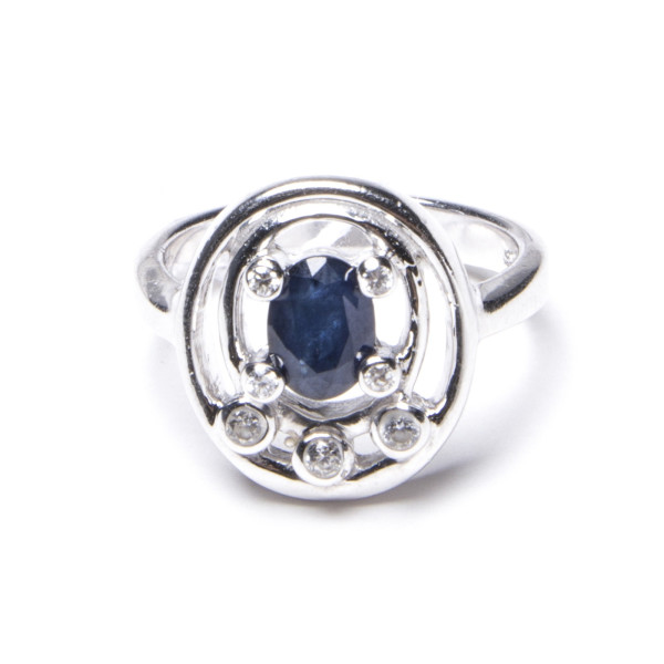 Кольцо из серебра с сапфиром и куб. циркониями, размер 16 (1671493)