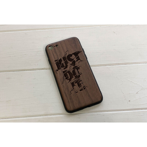 

Деревянный чехол SkinWood Американский орех для iPhone 8 с дизайнерской гравировкой Just