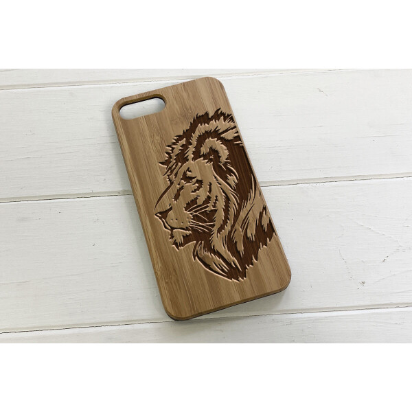 

Деревянный чехол SkinWood Сандал для iPhone 8 Plus с дизайнерской гравировкой Лев