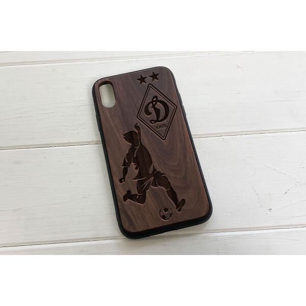 

Деревянный чехол SkinWood Американский орех для iPhone XR с дизайнерской гравировкой Динамо