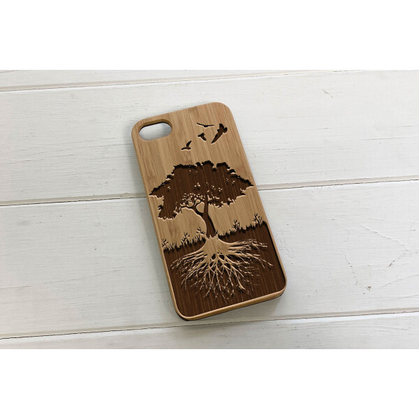 

Деревянный чехол SkinWood Сандал для iPhone 8 с дизайнерской гравировкой Дерева жизни