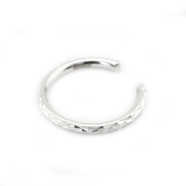 

Кольцо из серебра, размер 14 (1729934)