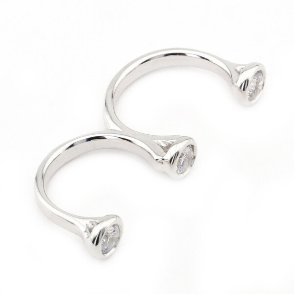 

Кольцо из серебра с куб. циркониями, размер 17.5 (1731241)