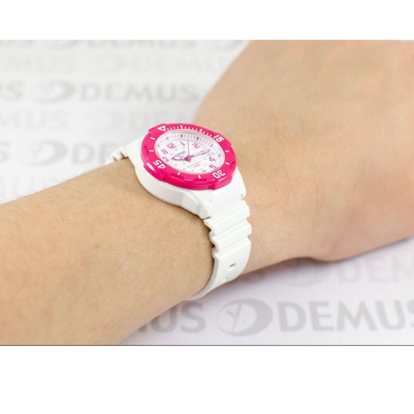 

Наручные часы CASIO LRW-200H-4BVEF