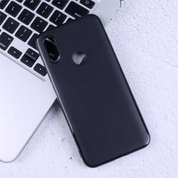 

Чехол Soft Line для Xiaomi Redmi 7 силикон бампер черный