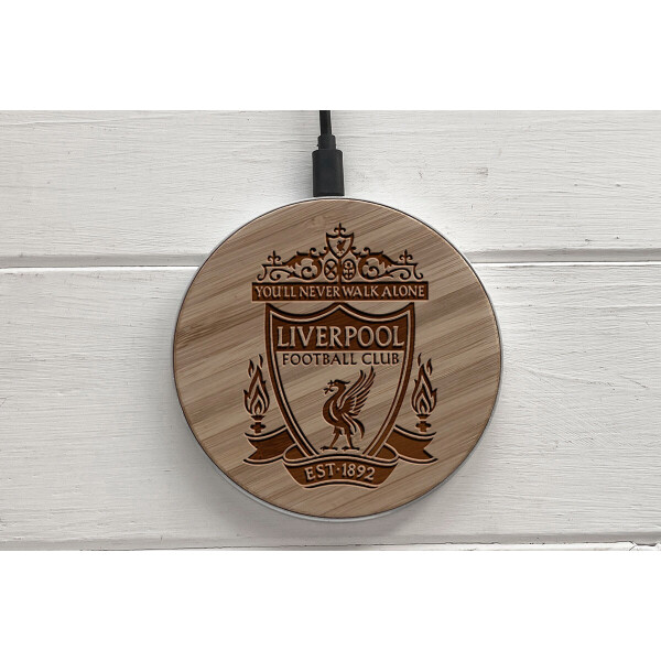 

Быстрая беспроводная деревянная зарядка SkinWood White Fast Charge Liverpool
