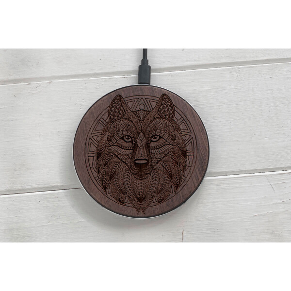 

Быстрая беспроводная деревянная зарядка SkinWood Black Fast Charge wolf1